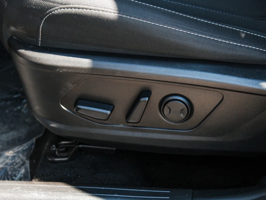 Used 2024 Vapor Blue Metallic Hyundai SEL image 10