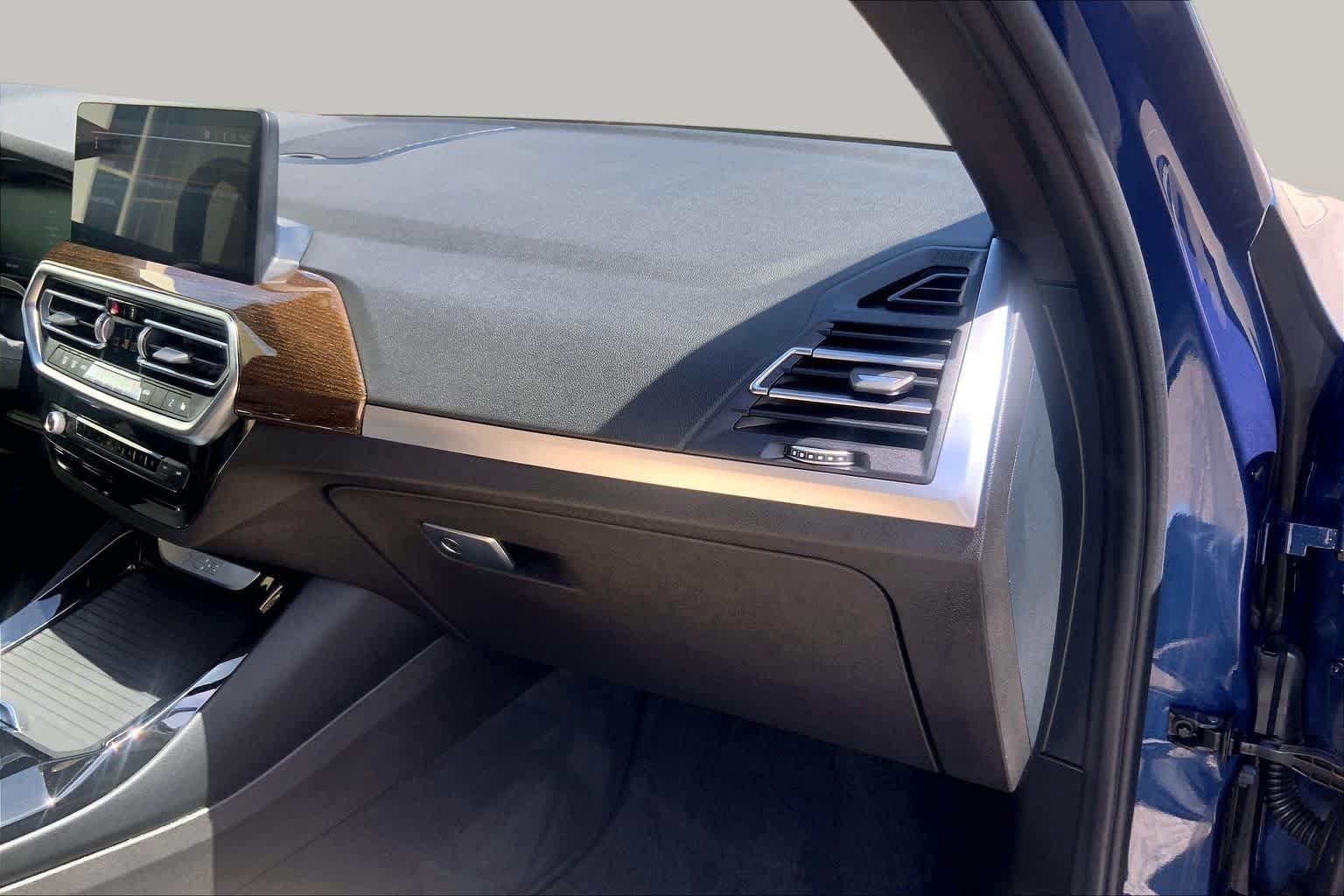 Used 2023 Phytonic Blue Metallic BMW xDrive30i image 18