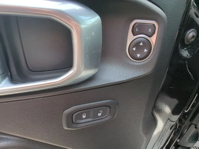 Used 2021 Black Jeep Unlimited Rubicon image 13