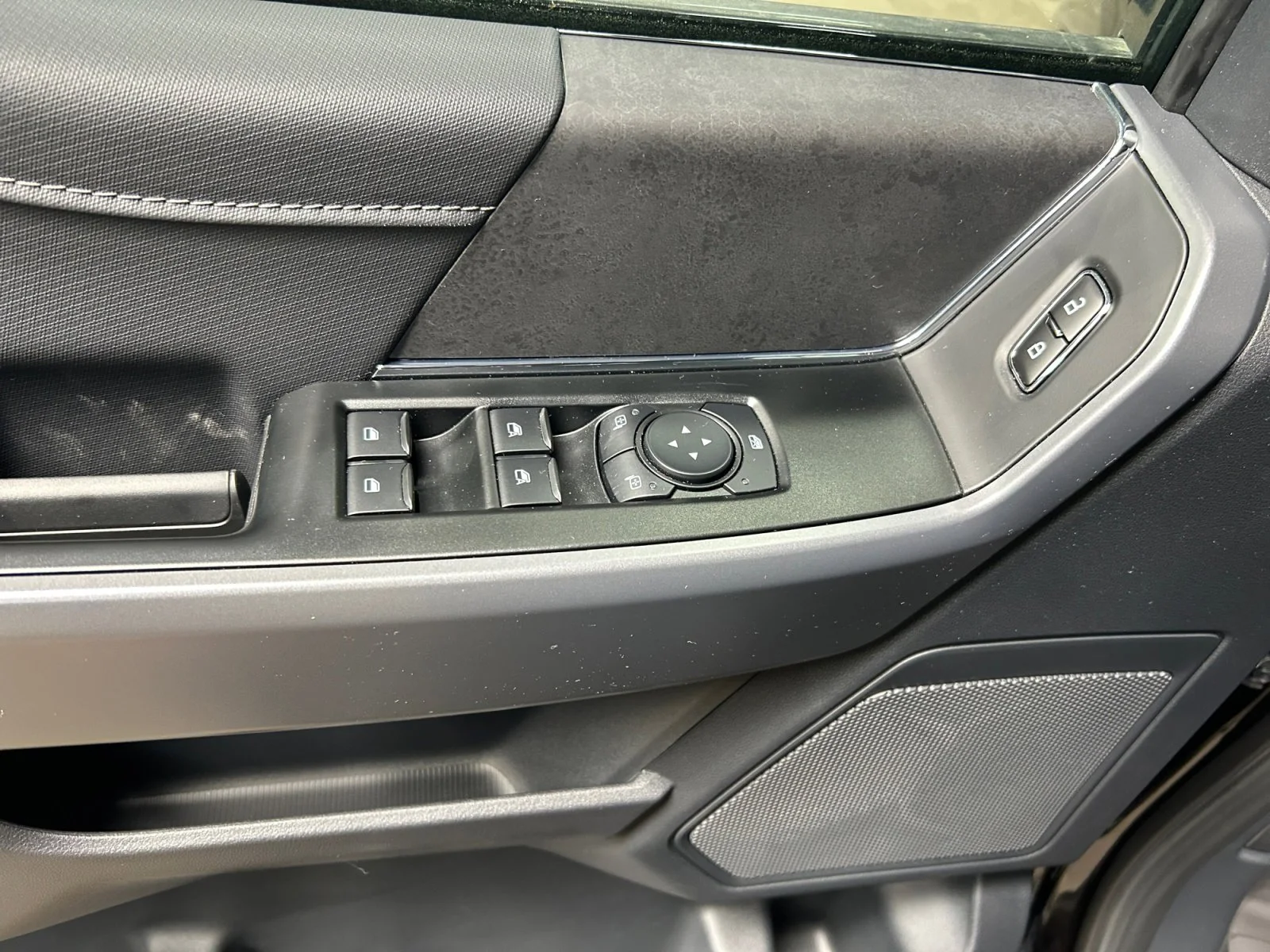 New 2026 Agate Black Metallic Ford XLT image 17