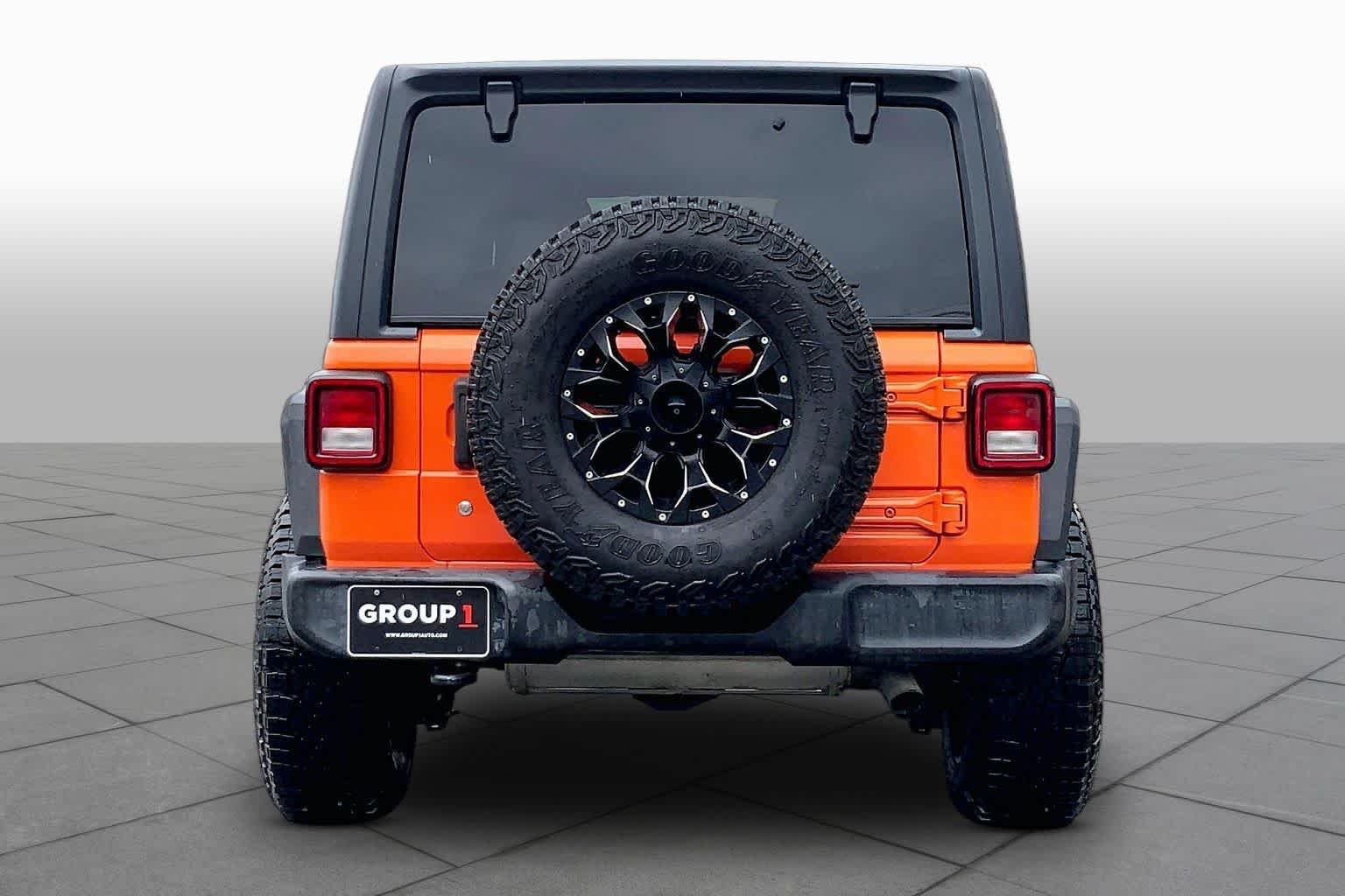 Used 2018 Punkn Metallic Clearcoat Jeep Sport S image 5