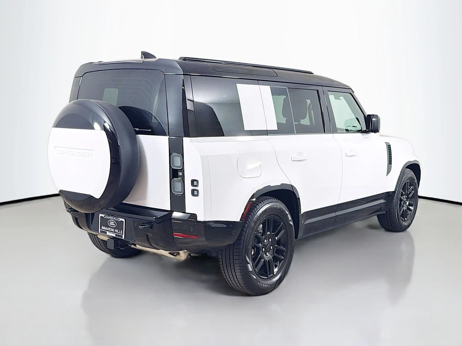 Used 2026 Fuji White Land Rover X-Dynamic SE image 5