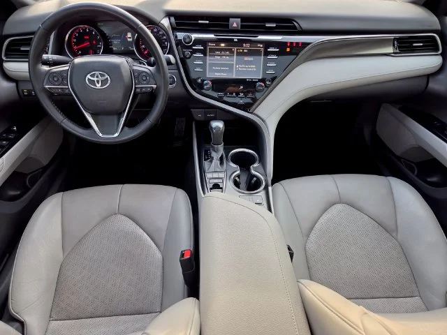 Used 2020 Blue Toyota XSE V6 image 10