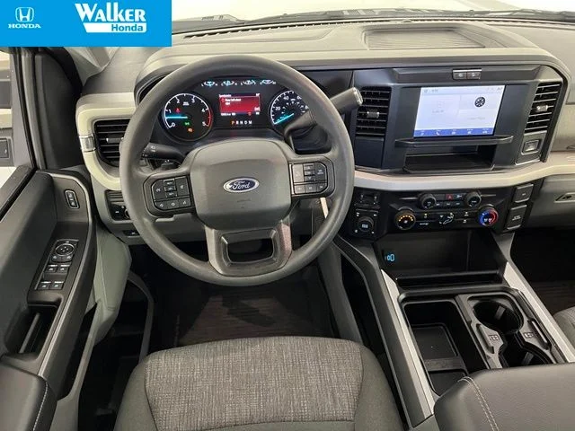 Used 2025 Avalanche Ford XLT image 32