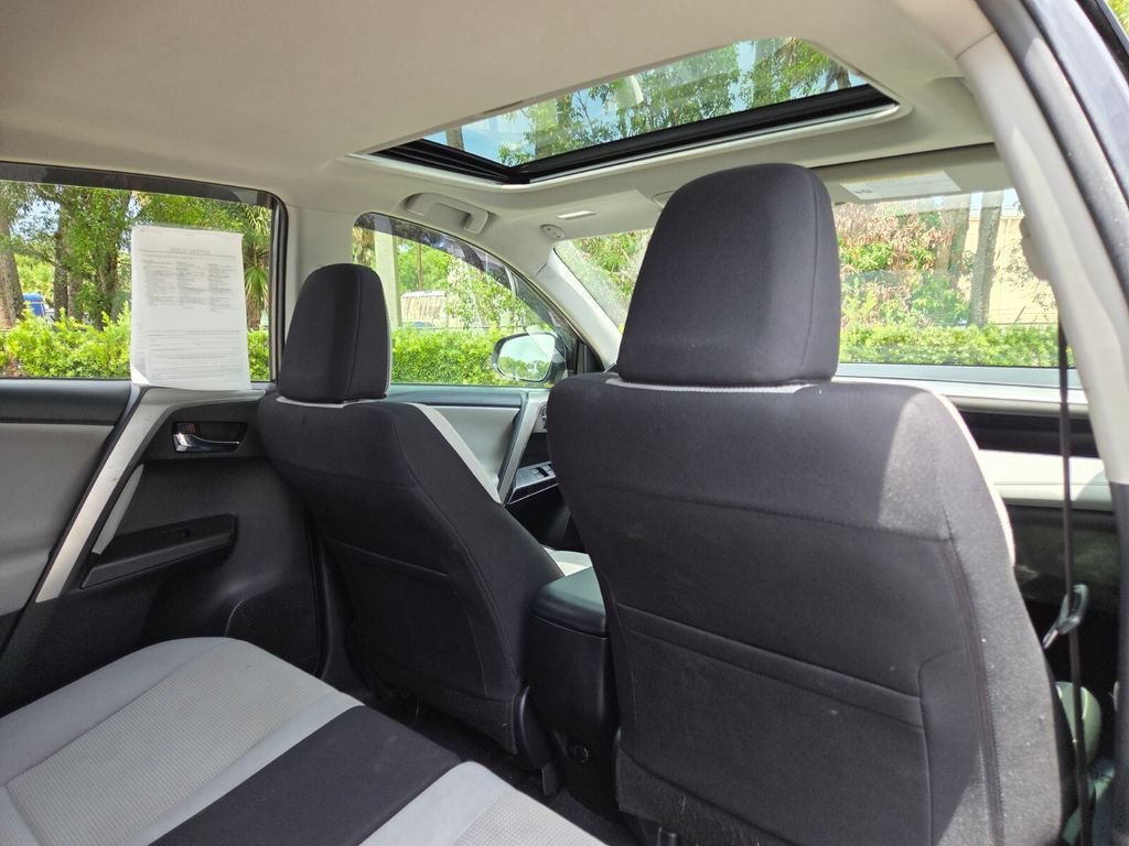 Used 2018 Magnetic Gray Metallic Toyota XLE image 17