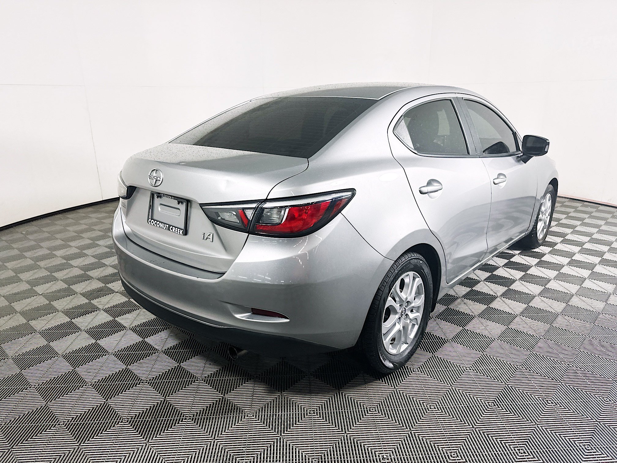 Used 2016 Sterling Scion Base image 3
