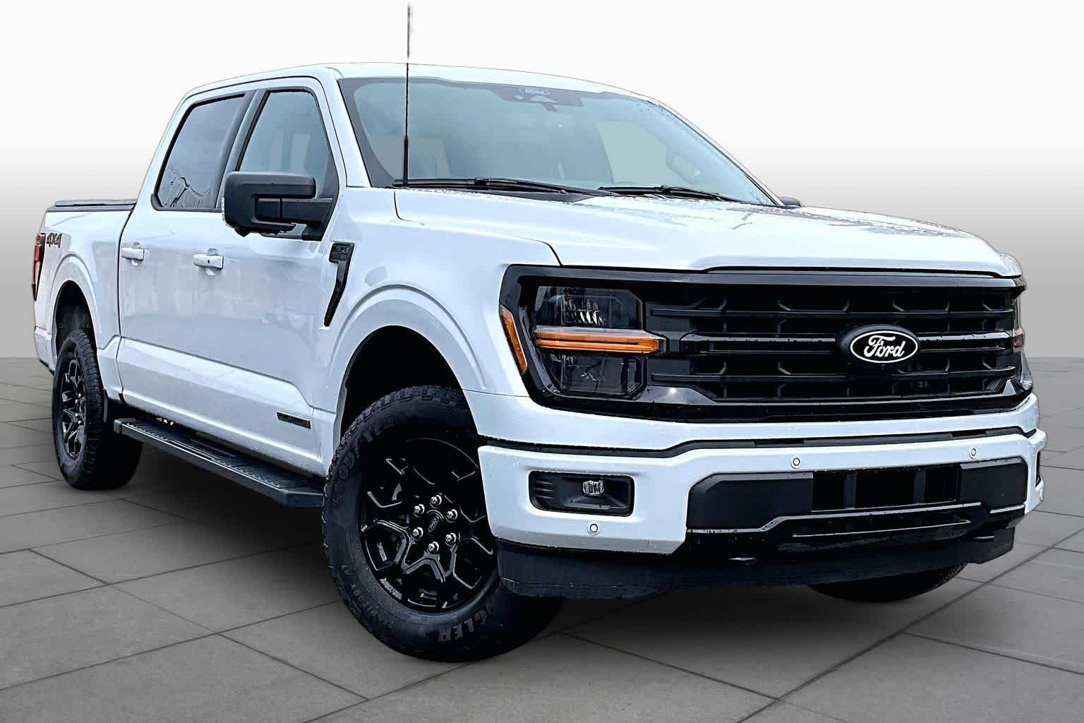 Used 2025 Space White Metallic Ford XLT image 5