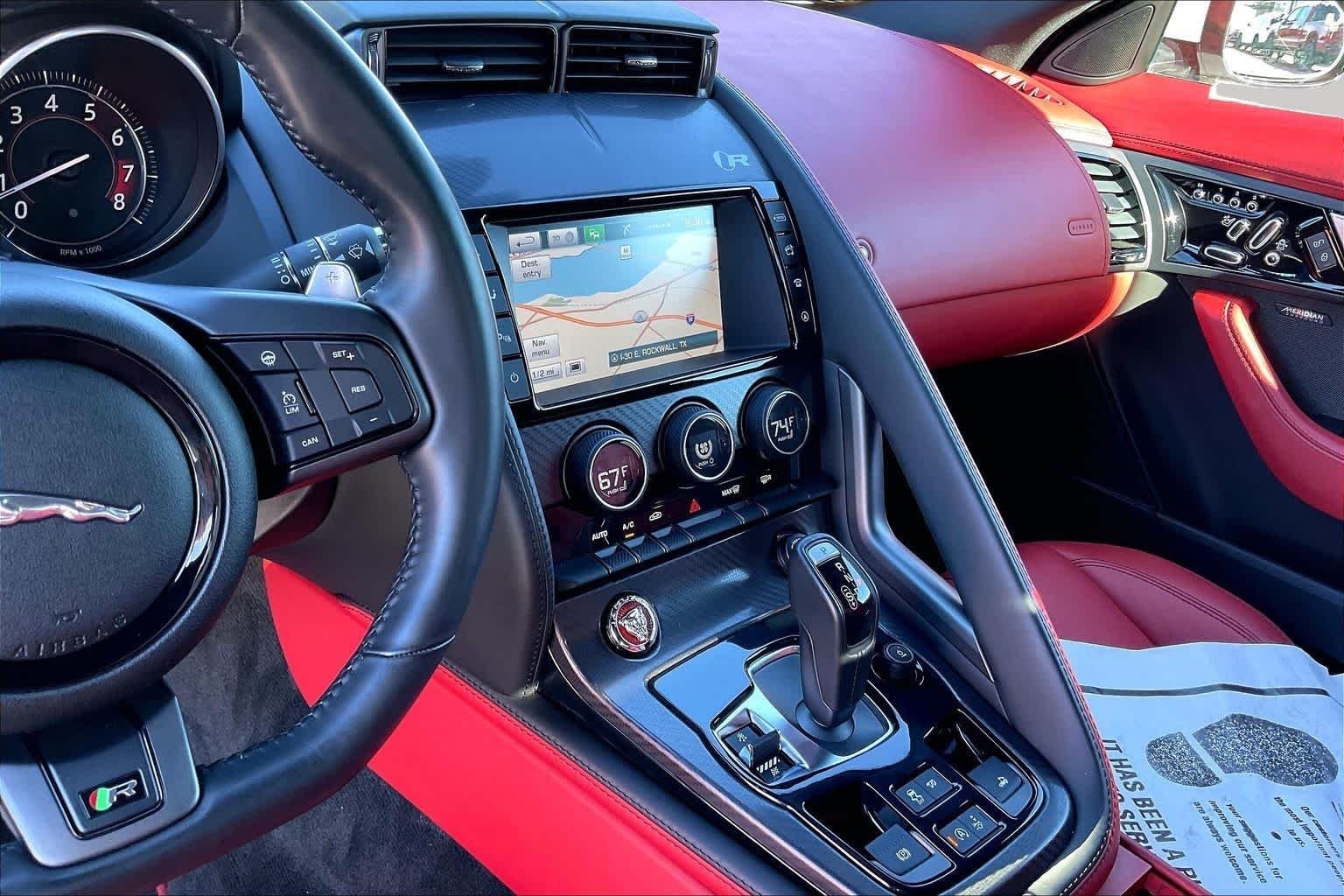Used 2016  Jaguar R image 6