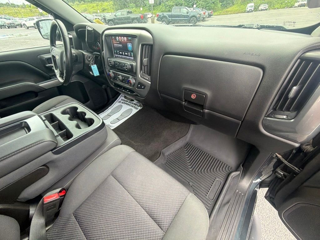 Used 2018 Gray Chevrolet LT image 34