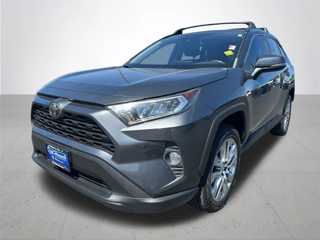 Used 2019 Gray Toyota XLE Premium image 2