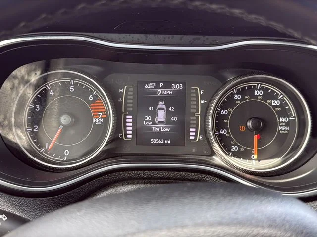 Used 2019 Gray Jeep Latitude Plus image 19