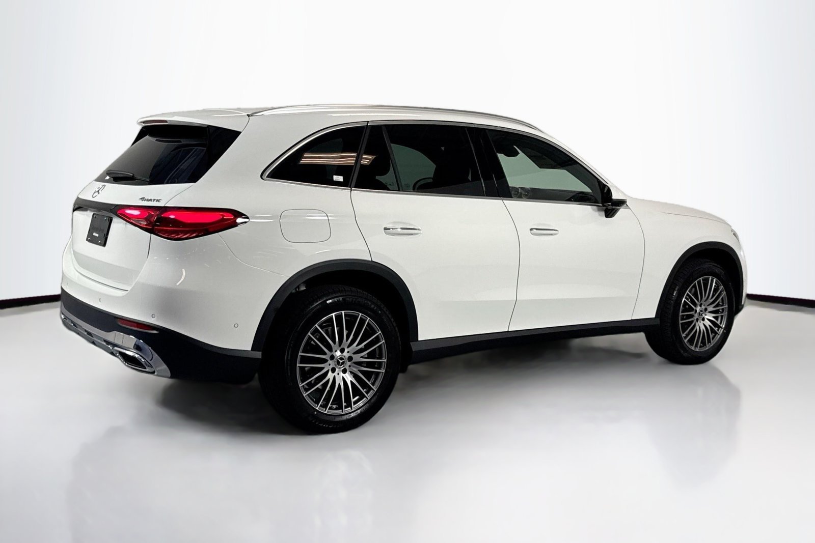 New 2026 Polar White Mercedes-Benz GLC 300 image 5
