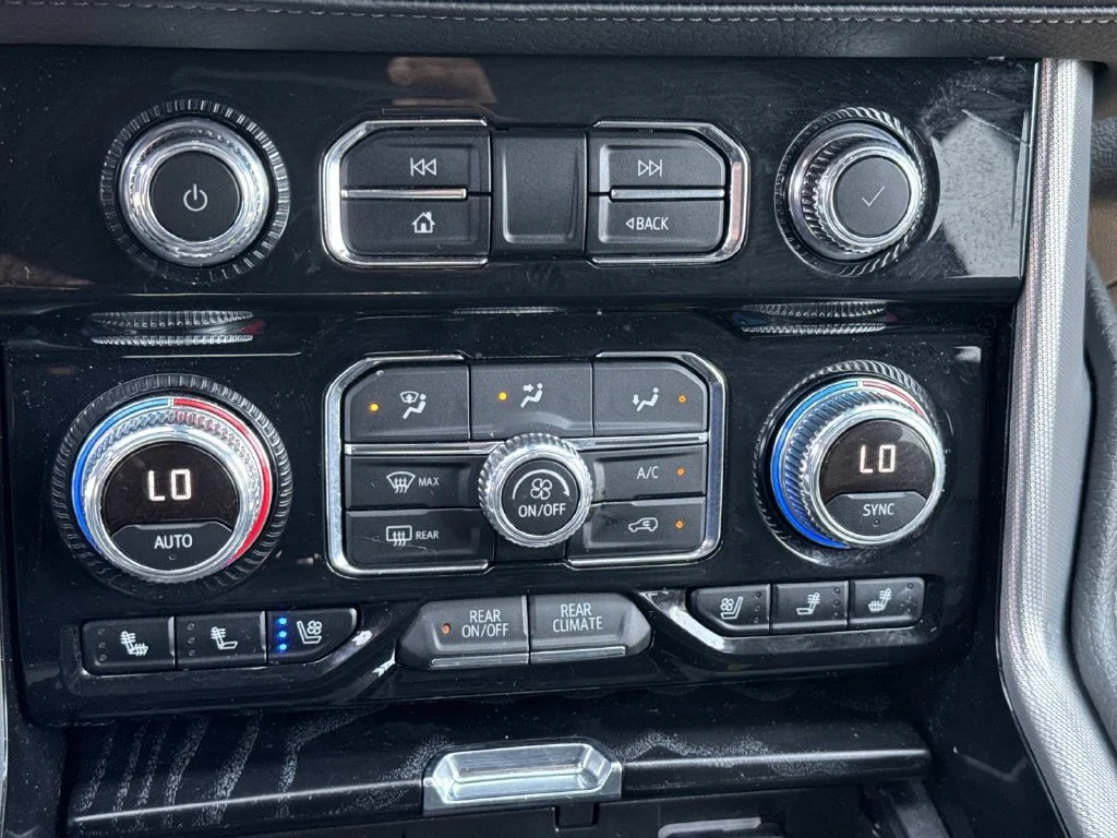 Used 2024 Silver GMC Denali image 46