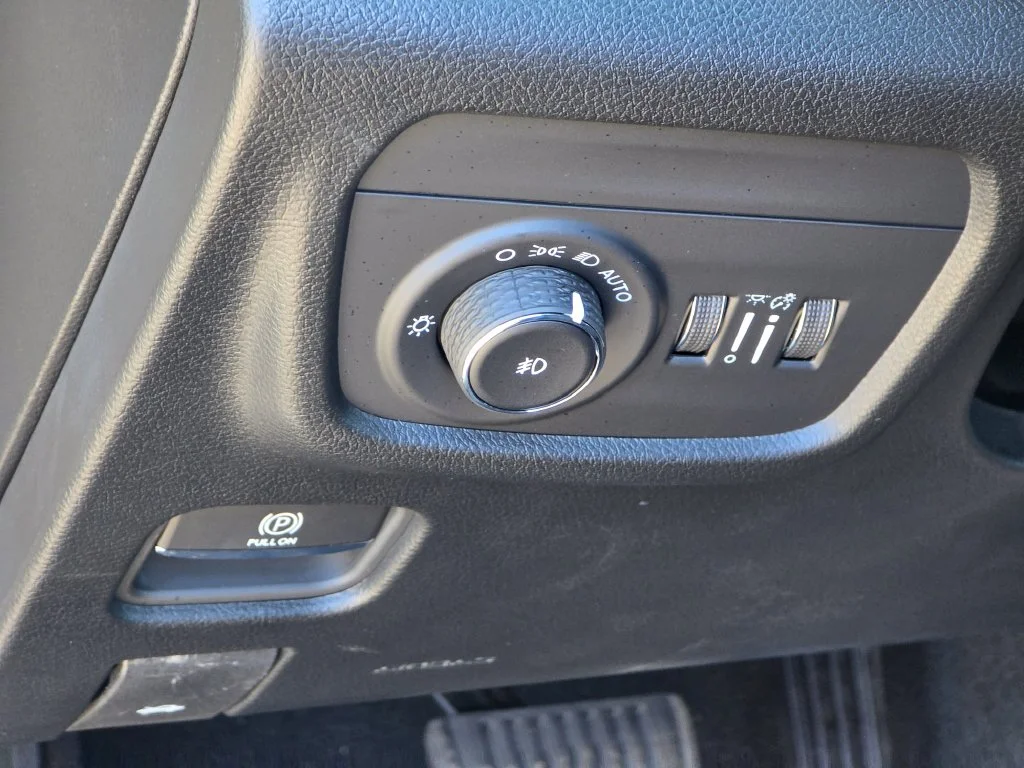 New 2027 Black Jeep Limited Reserve image 33