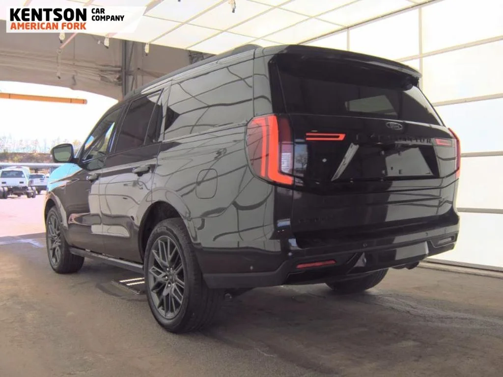 Used 2025 Gray Ford Platinum image 4