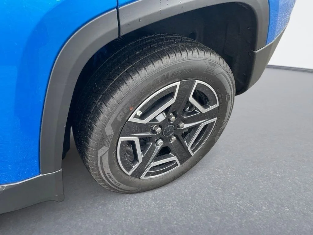New 2026 Hydro Blue Pearlcoat Jeep Laredo image 10