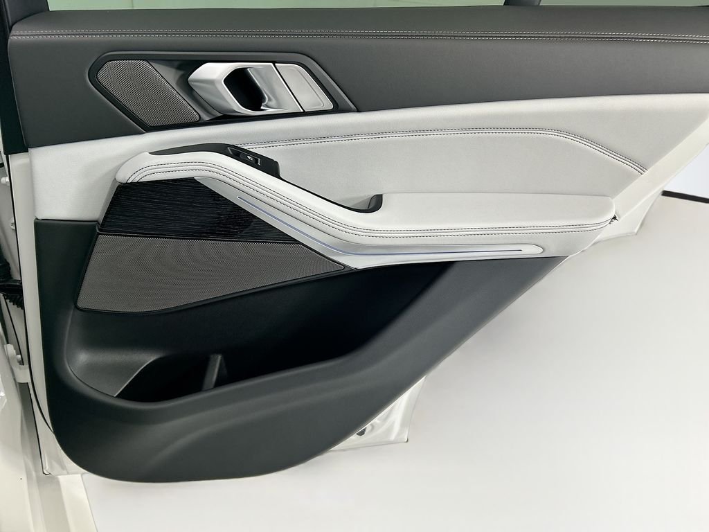 New 2026 Alpine White BMW xDrive50e image 26