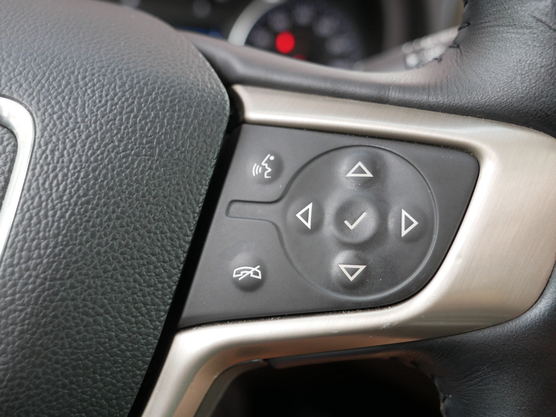 Used 2018 Ebony Twilight Metallic GMC Denali image 29