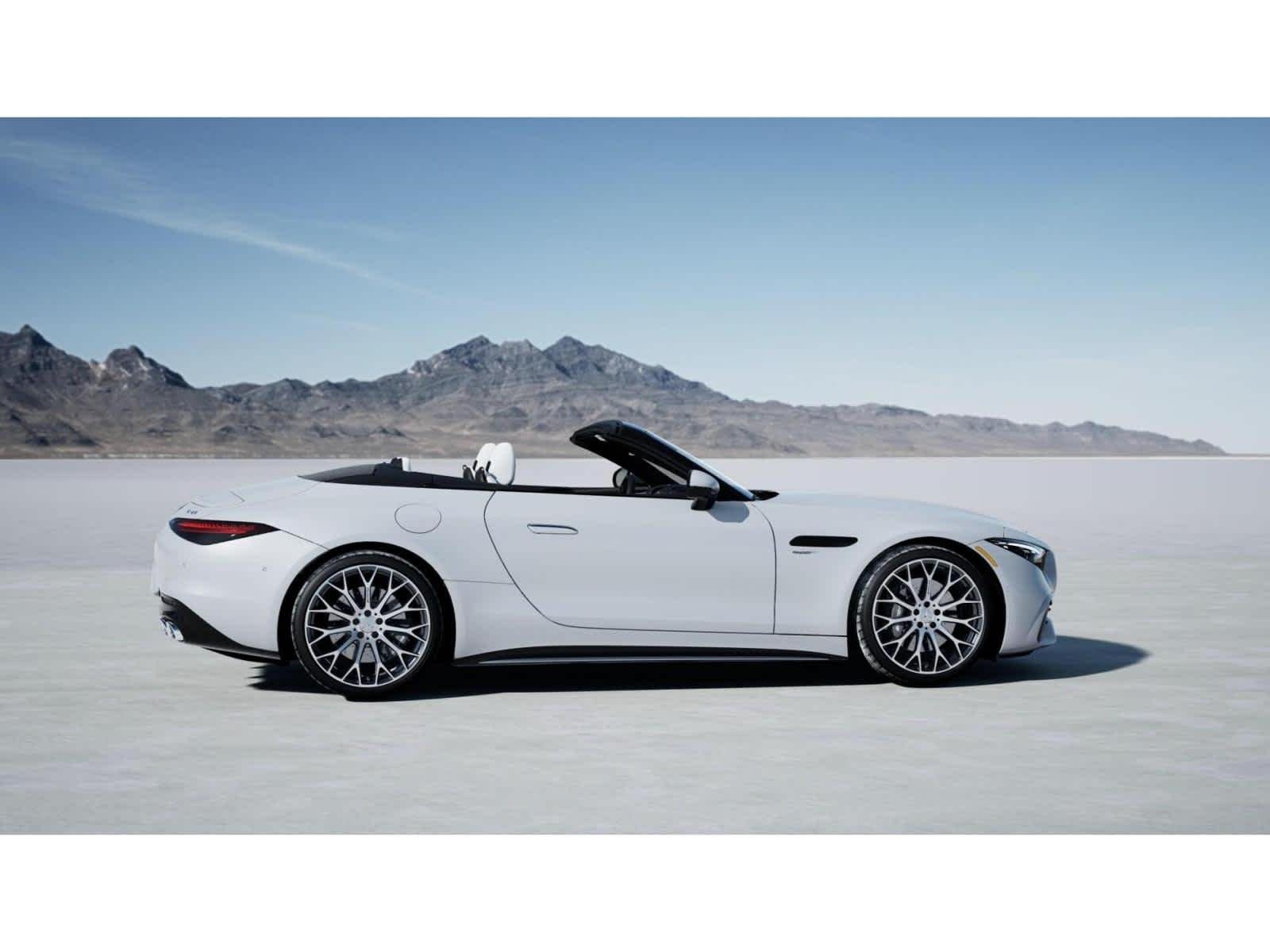 New 2027 MANUFAKTUR Moonlight White Metallic Mercedes-Benz AMG® SL 43 Roadster image 16