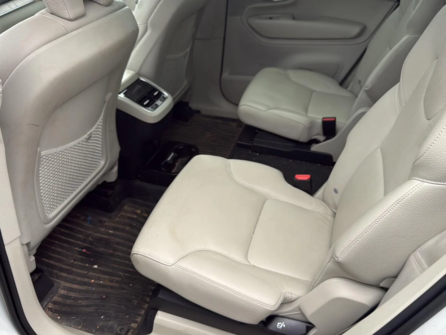 Used 2023 Crystal White Metallic Volvo Plus image 14
