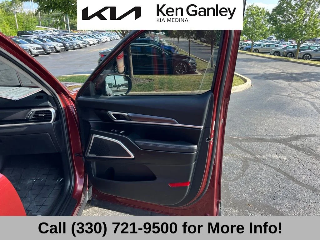 Used 2024 Red Kia S image 59