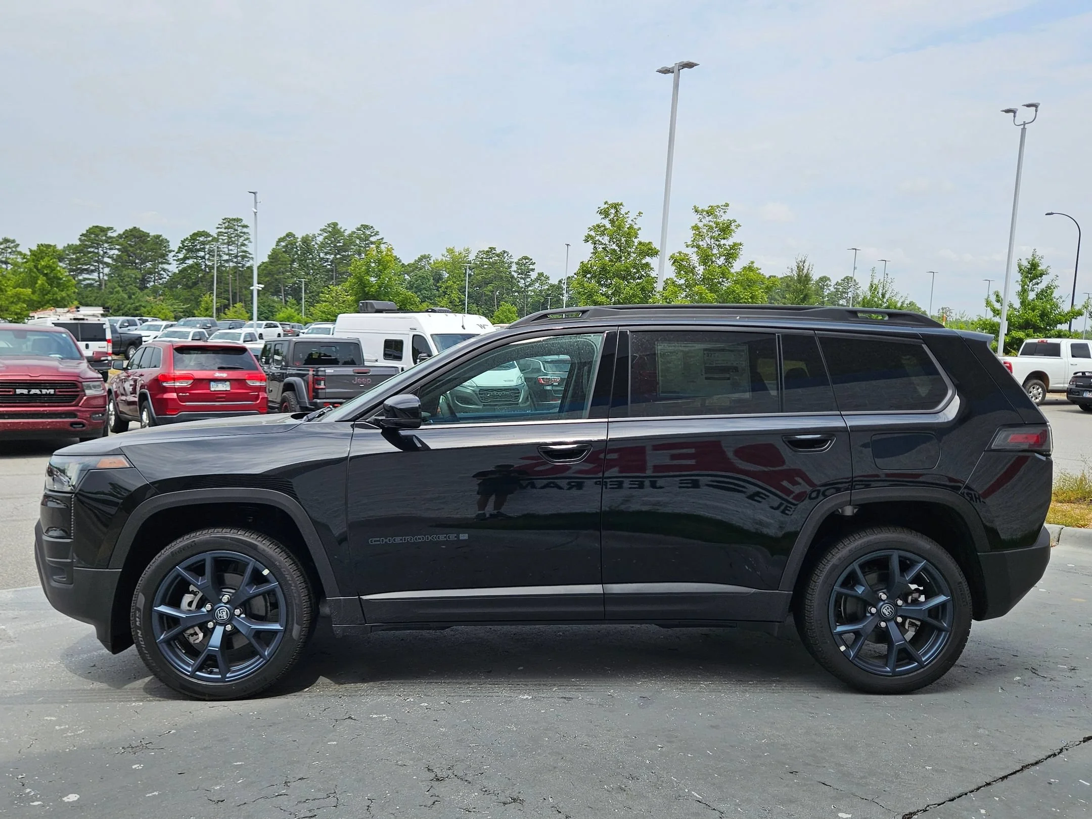 New 2026 Diamond Black Crystal Pearlcoat Jeep 85th Anniversary image 4