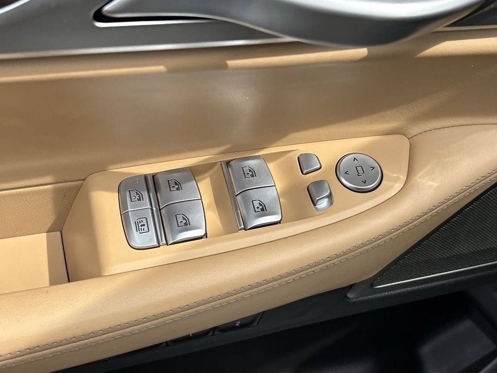 Used 2022 Black BMW 750i xDrive image 22