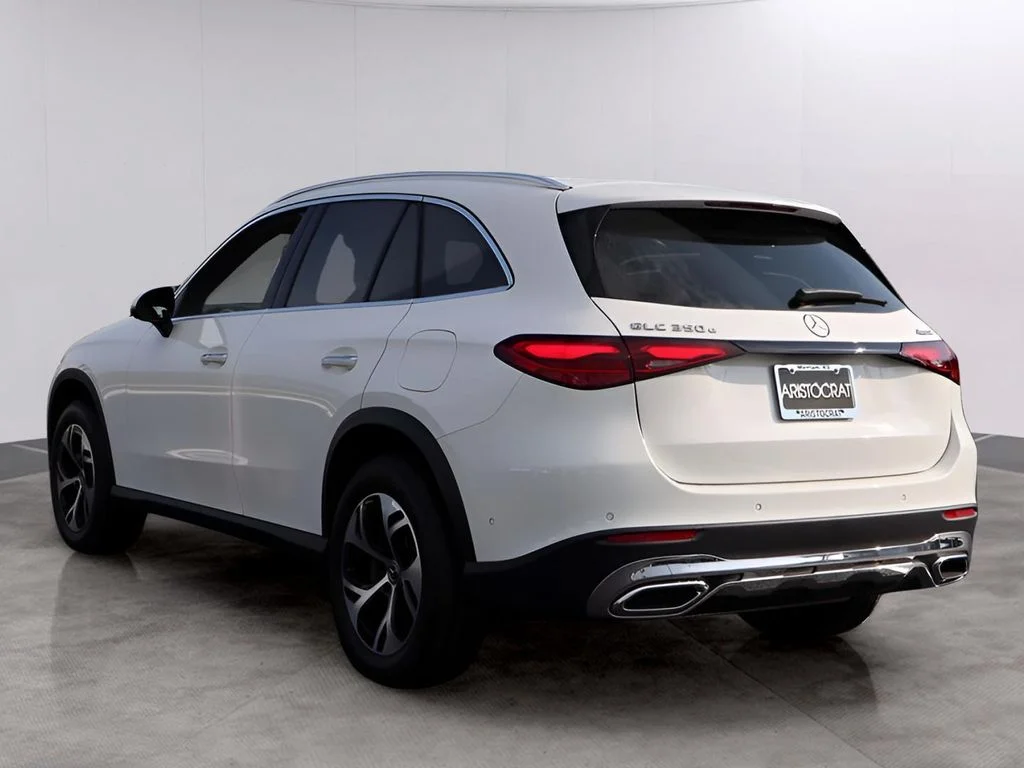 Used 2025 Polar White Mercedes-Benz GLC 350e image 3