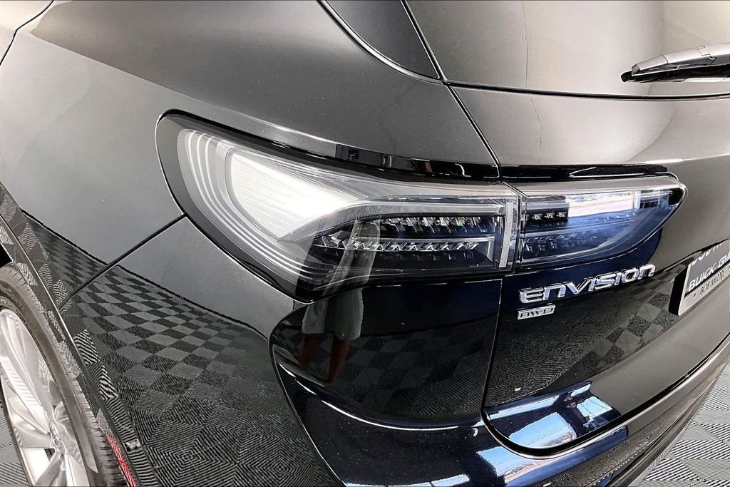 Used 2025 Black Buick Avenir image 22