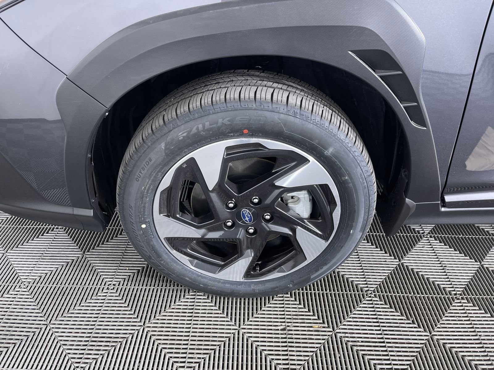 New 2026 MAGNETITE GRAY PEARL Subaru Limited image 24