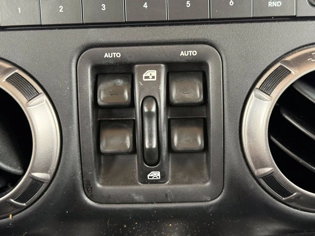 Used 2018 Red Jeep Unlimited Sahara image 15