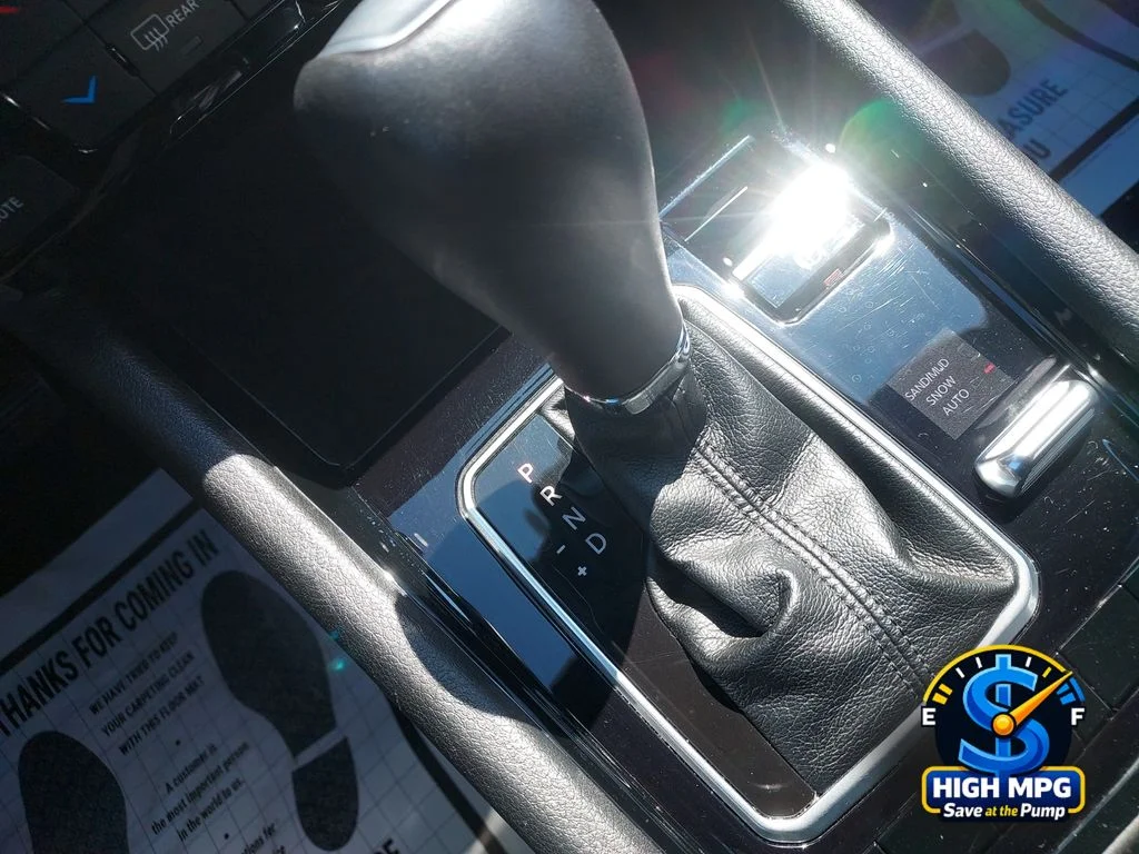 Used 2025 Silver Jeep Limited image 19