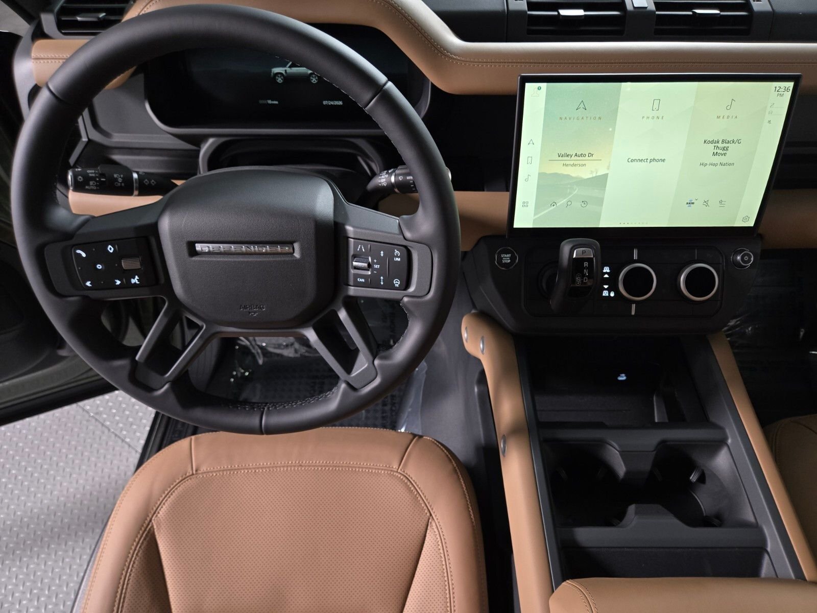 New 2026 Woolstone Green Land Rover X-Dynamic SE image 13