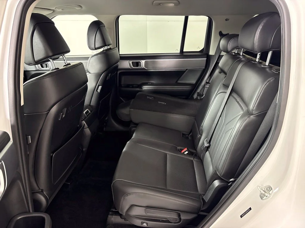 Used 2024 White Hyundai SEL image 24