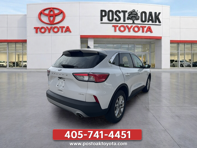 Used 2022 White Ford SE image 6