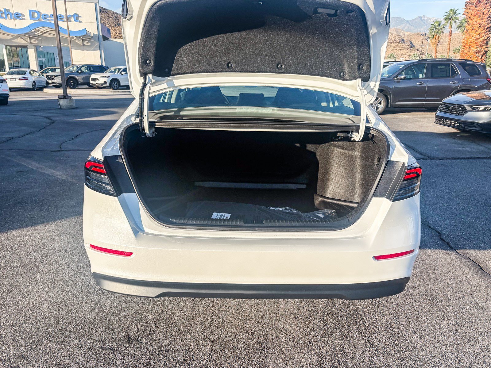 New 2026 Platinum White Pearl Honda LX image 12