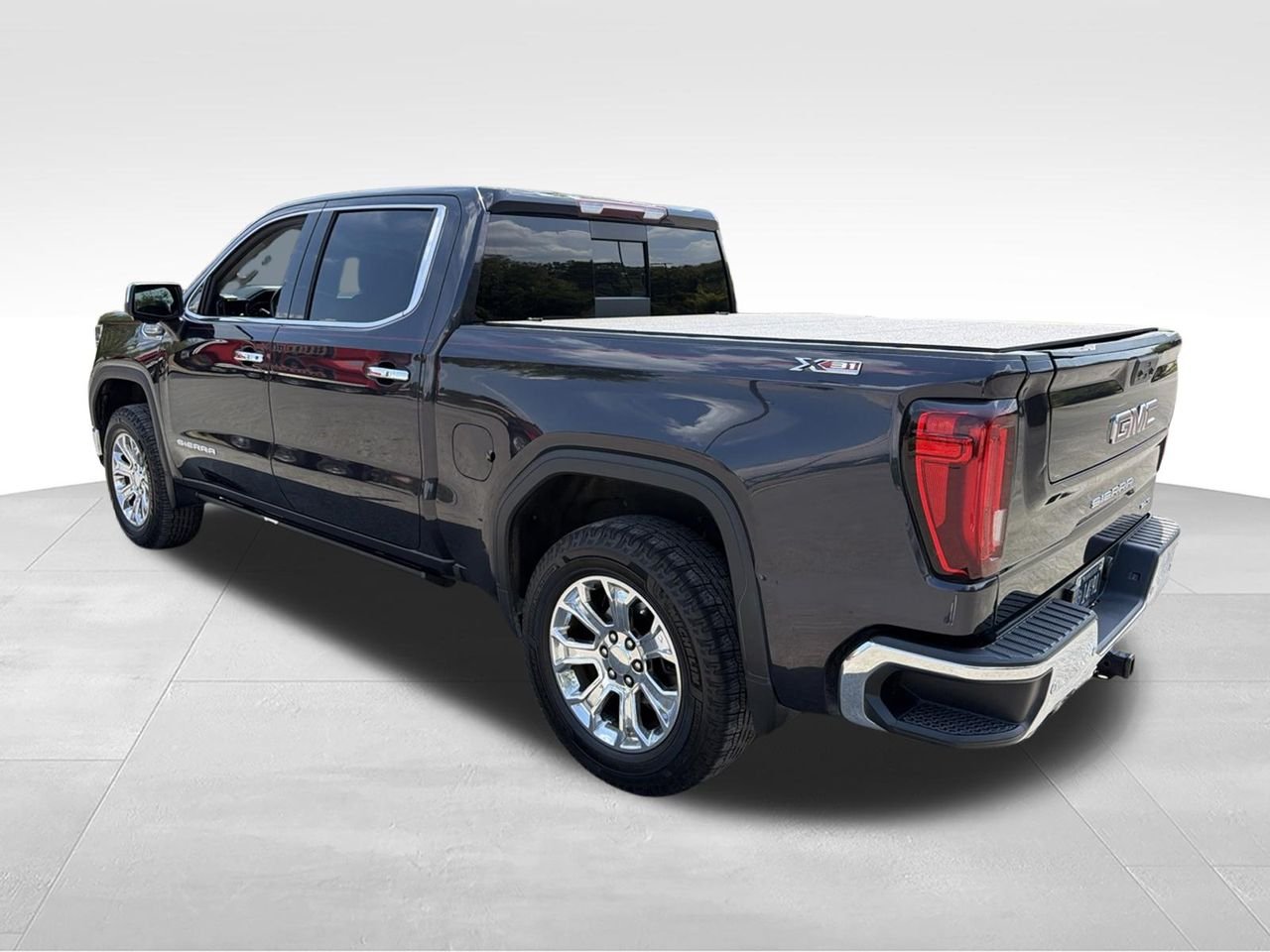 Used 2022 Silver GMC SLT image 6