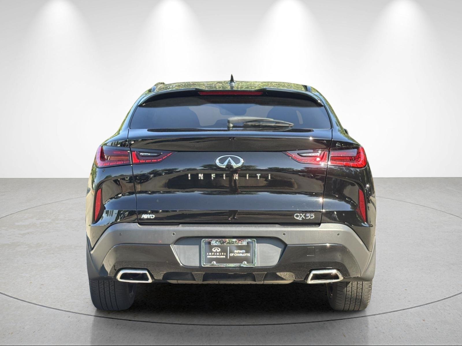 Used 2025 Black Obsidian INFINITI LUXE image 4