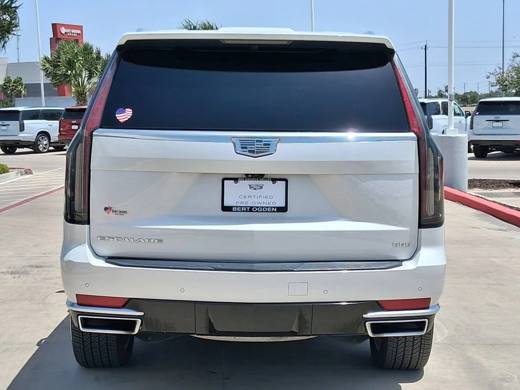 Used 2022 CRYSTAL WHITE TRICOAT Cadillac Premium Luxury image 5