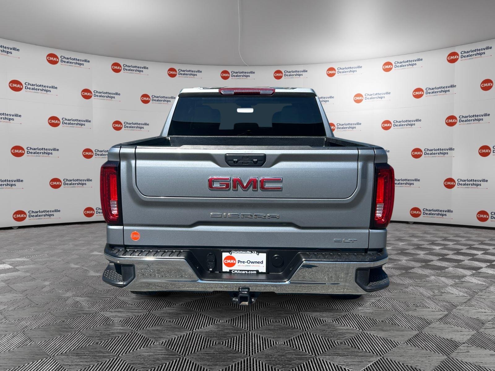 Used 2025 Sterling Metallic GMC SLT image 4
