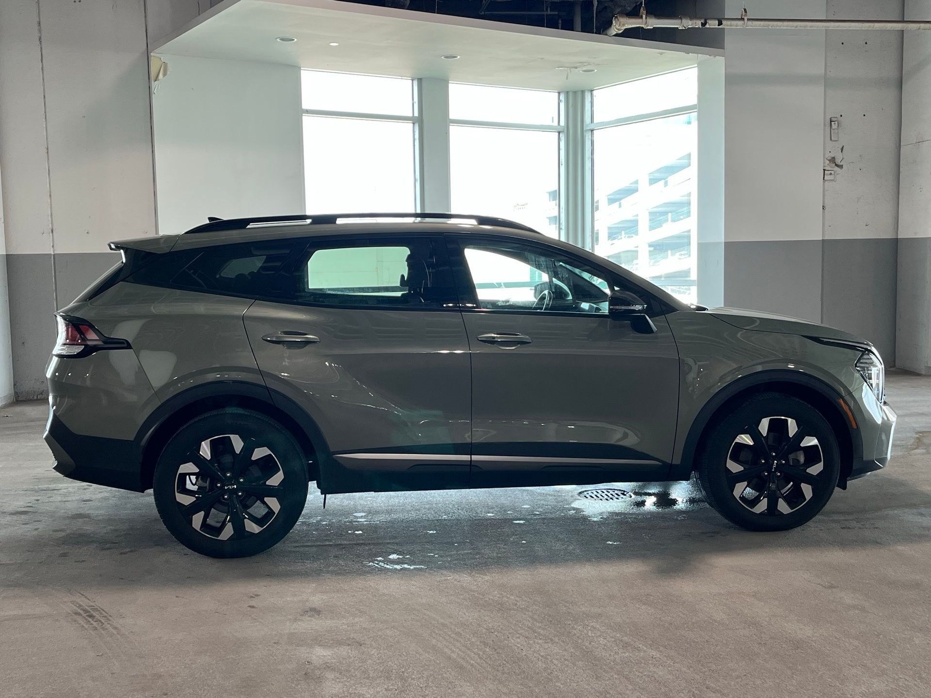 Used 2024 Green Kia X-Line image 12