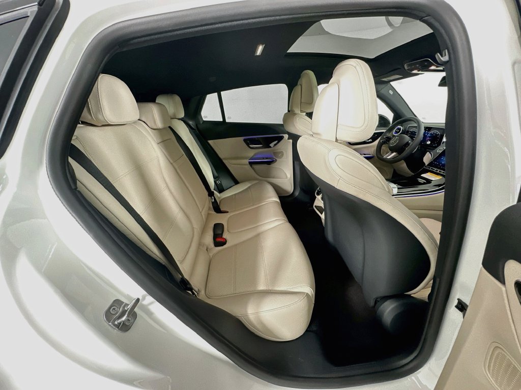 New 2027 Polar White Mercedes-Benz GLC 300 Coupe image 28
