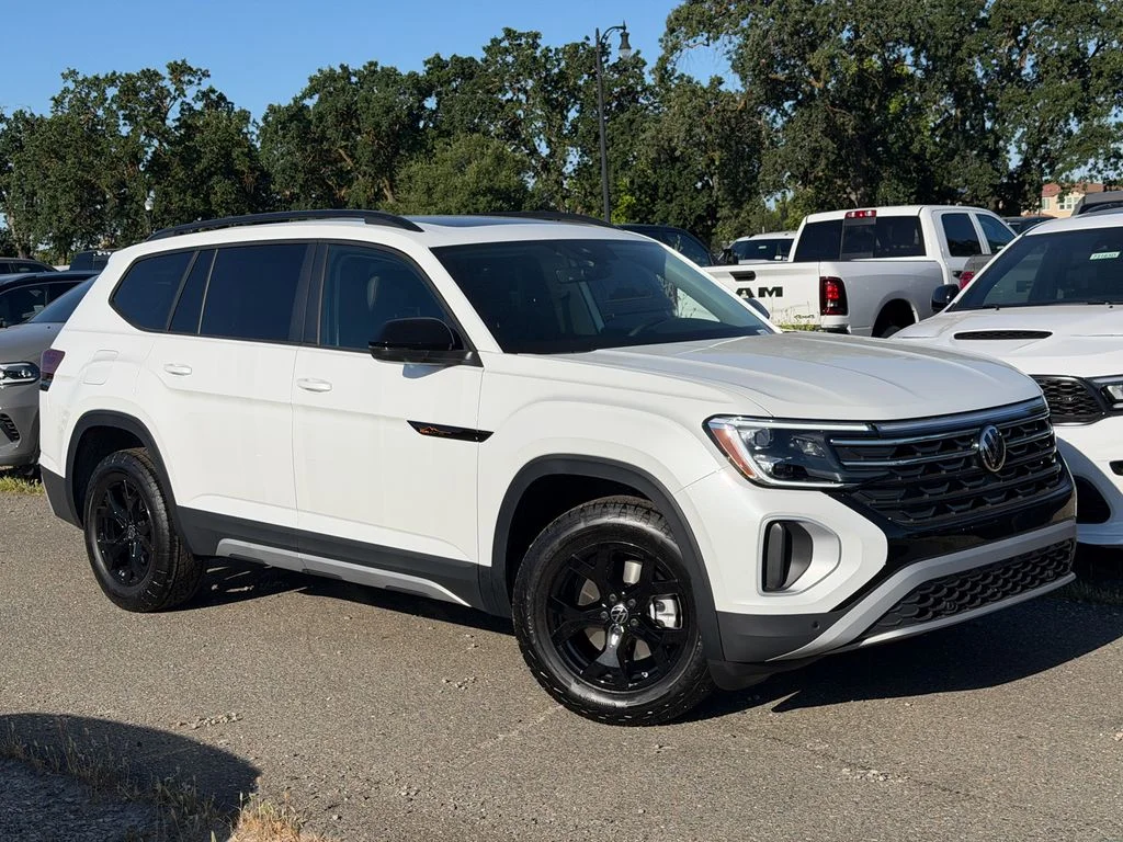 New 2026  Volkswagen 2.0T Peak Edition image 3