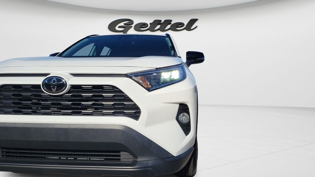 Used 2021 White Toyota XLE image 26