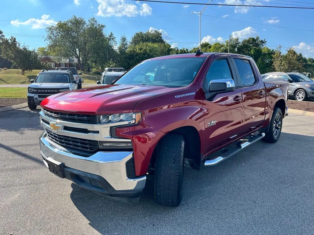 Used 2019 Red Chevrolet LT image 3
