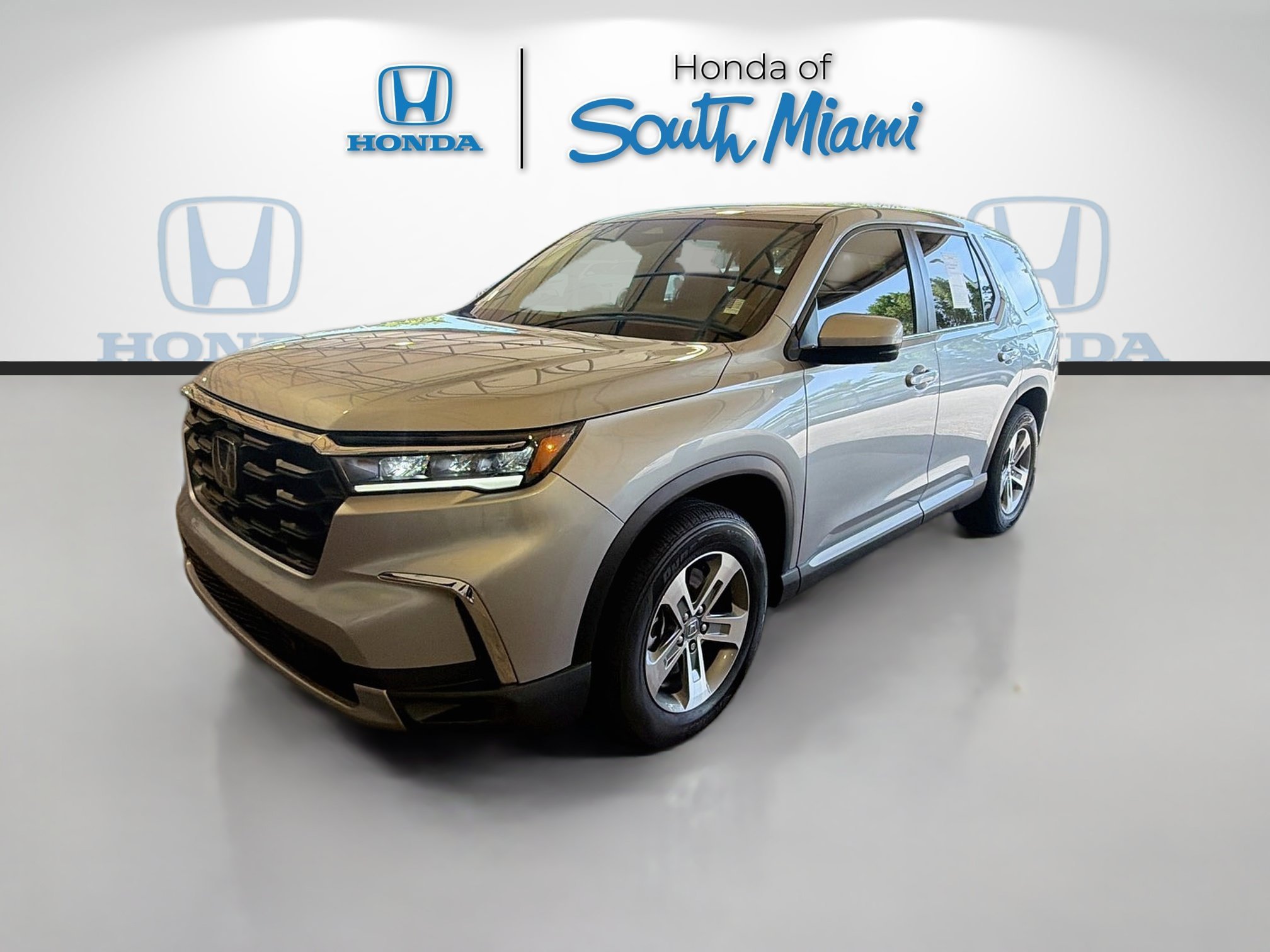 Certified Used 2025 Lunar Silver Metallic Honda 2WD EX-L image 3