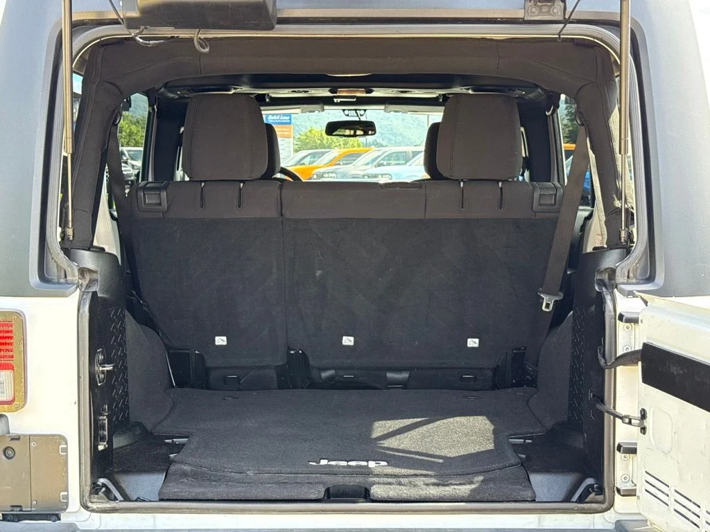 Used 2013 Bright White Jeep Unlimited Sport image 19