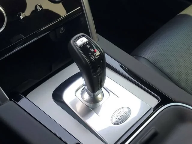 Used 2021 Silver Land Rover S R-Dynamic image 19