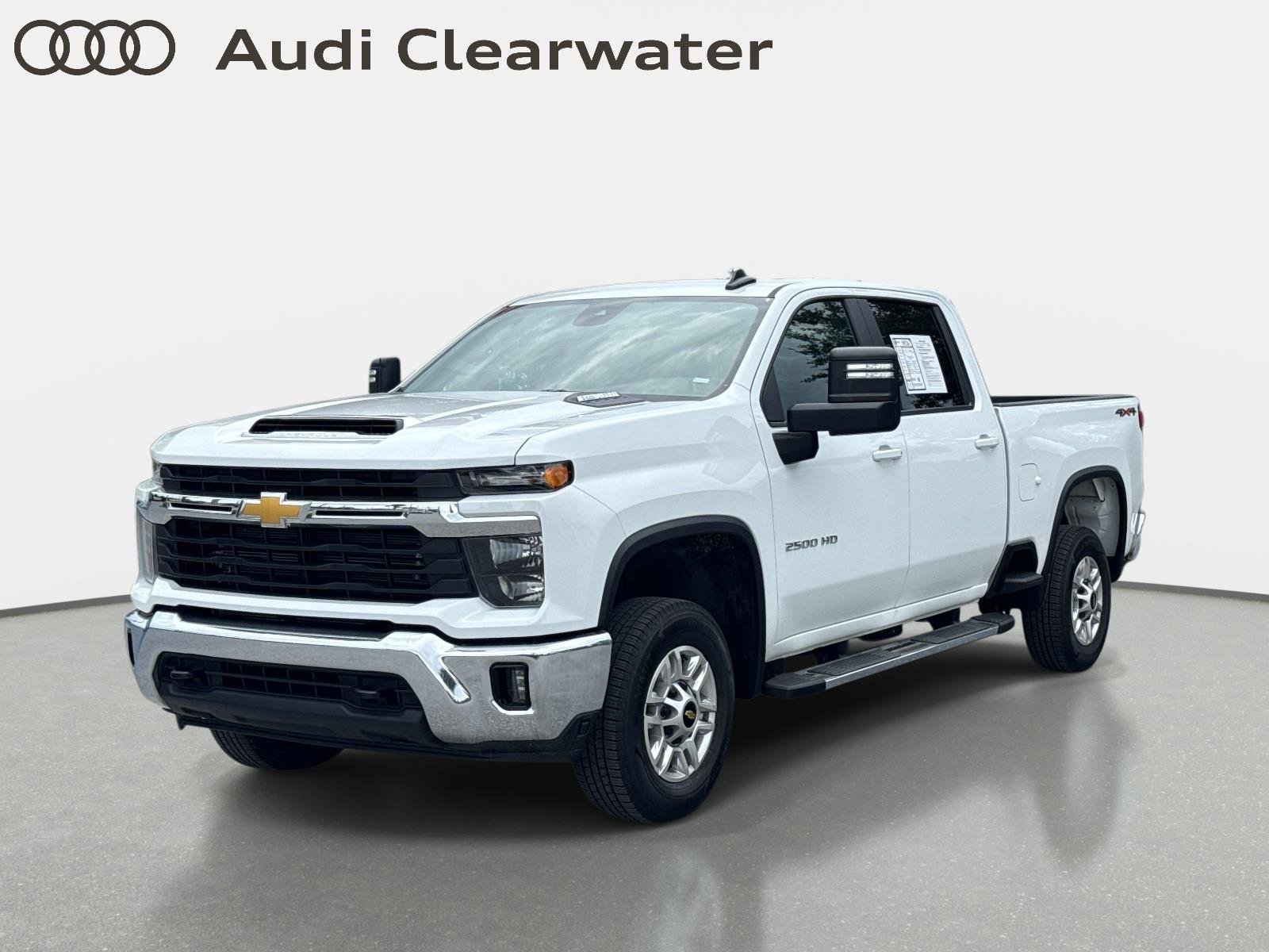 Used 2025 Summit White Chevrolet LT image 1