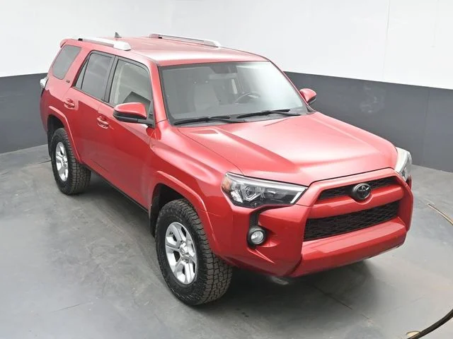 Used 2018 Barcelona Red Metallic Toyota SR5 image 13